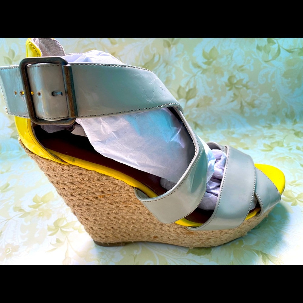 Xhilaration Wedged Shoe